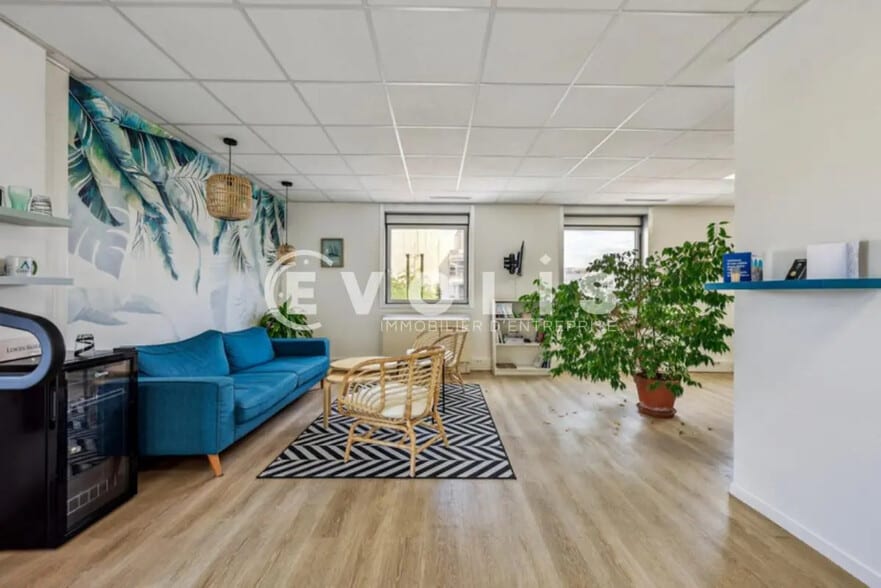 1 Rue Du Centre, Noisy-le-Grand for lease - Interior Photo - Image 2 of 25