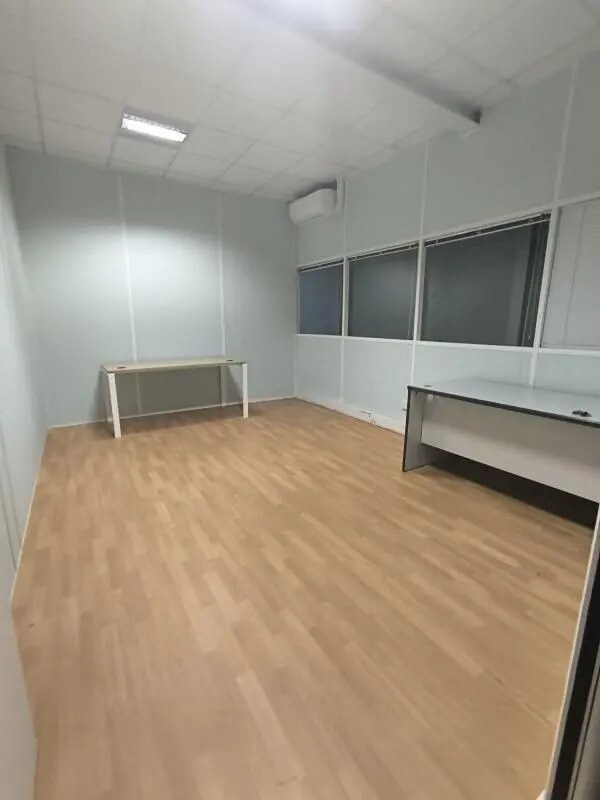 Office in Wissous for lease Interior Photo- Image 1 of 8