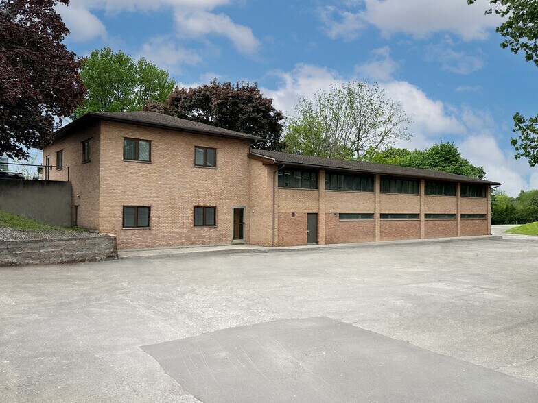 26 W Spring St, Amherst, NY à vendre - Photo du bâtiment - Image 1 de 4