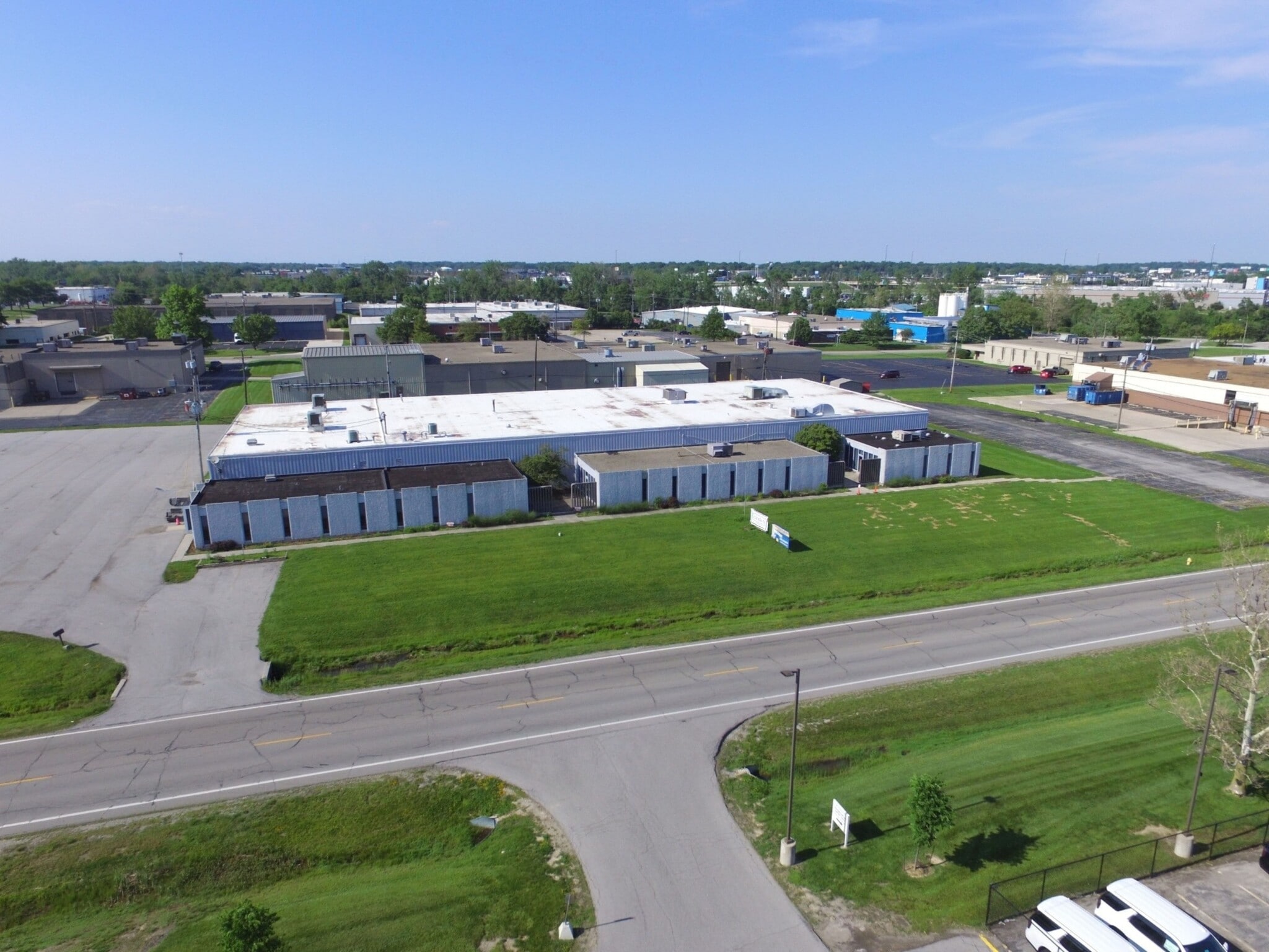 1530 Progress Rd, Fort Wayne, IN à vendre Photo du bâtiment- Image 1 de 13