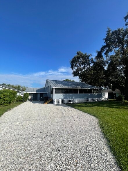 College Park Development 2.28 Acres portfolio of 3 properties for sale on LoopNet.ca - Building Photo - Image 3 of 14