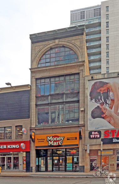 241 Yonge St, Toronto, ON for sale - Primary Photo - Image 1 of 1