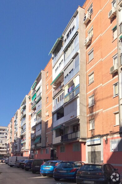 Calle Santa Teresa, 3, Alcalá de Henares, Madrid à vendre - Photo du bâtiment - Image 2 de 3