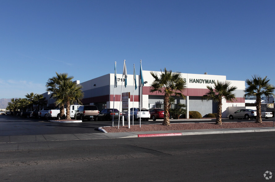 4710 W Dewey Dr, Las Vegas, NV for lease - Building Photo - Image 3 of 17