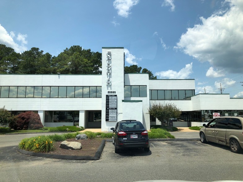 22335 Exploration Dr, Lexington Park, MD à vendre - Photo du bâtiment - Image 2 de 19