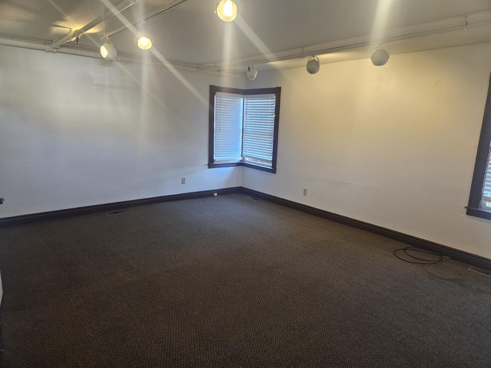 659 Cherry St, Santa Rosa, CA à louer Photo intérieure- Image 1 de 5