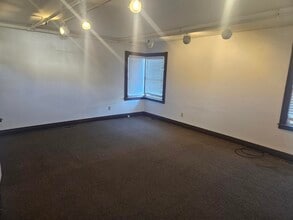 659 Cherry St, Santa Rosa, CA à louer Photo intérieure- Image 1 de 5