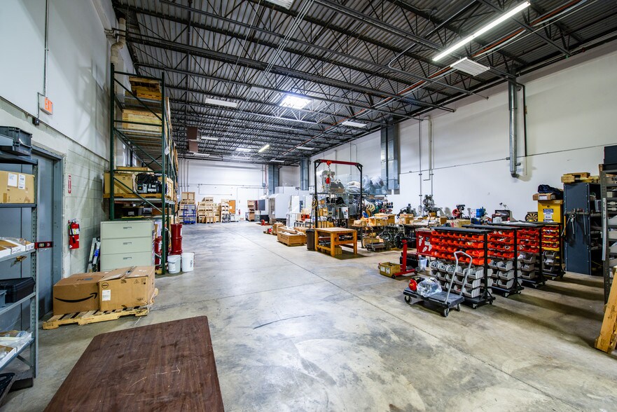 400-444 E State Pky, Schaumburg, IL à louer - Photo intérieure - Image 3 de 6