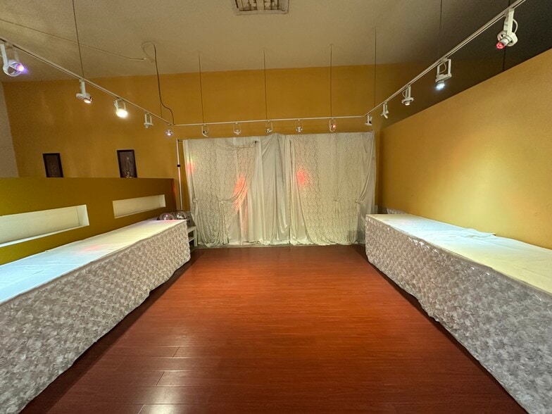 1657-1669 W Venice Blvd, Los Angeles, CA for lease - Building Photo - Image 3 of 4