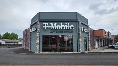 3202-3210 Ocean Beach Hwy, Longview, WA for lease Interior Photo- Image 2 of 5