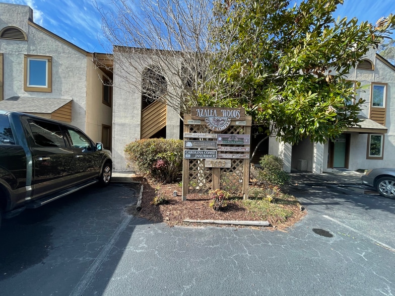 4603 Oleander Dr, Myrtle Beach, SC à louer - Photo du bâtiment - Image 1 de 11