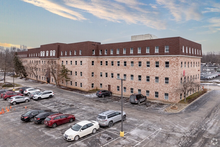 24600 Center Ridge Rd, Westlake, OH for lease - Building Photo - Image 2 of 6