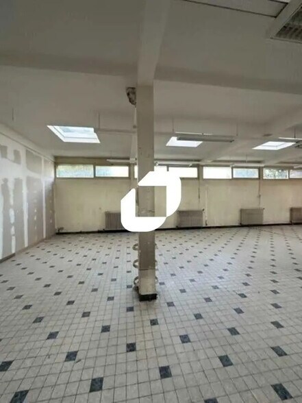 5 Rue Gambetta, Gargenville for lease - Building Photo - Image 2 of 8