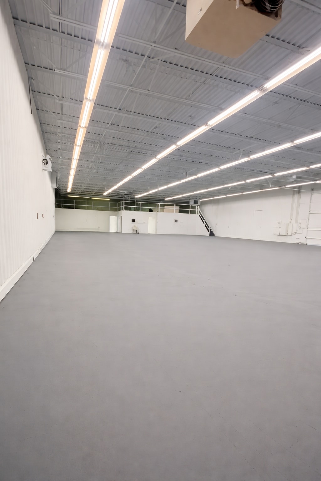 5265-5272 Tractor Rd, Toledo, OH for lease Interior Photo- Image 1 of 8