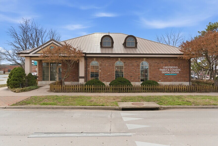 2104 Chesterfield Blvd, Springfield, MO à vendre - Photo du bâtiment - Image 3 de 43