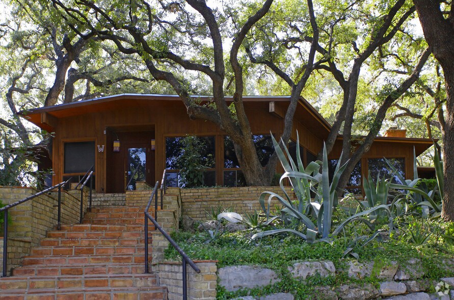 8647 Wurzbach Rd, San Antonio, TX à louer - Photo principale - Image 3 de 4