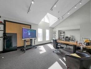 995 S High St, Columbus, OH for sale Interior Photo- Image 2 of 9