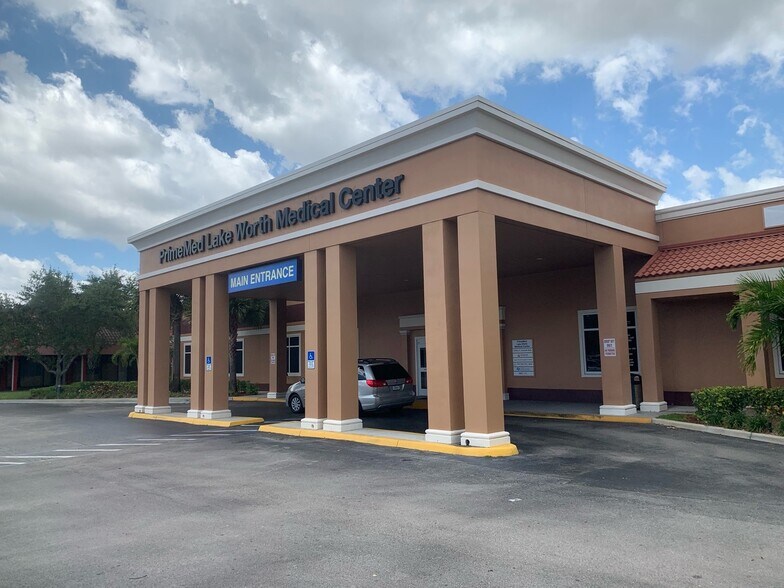 7408 Lake Worth Rd, Lake Worth, FL for lease - Building Photo - Image 3 of 6