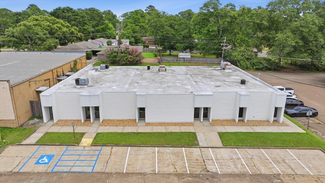 211 Gay St, Mccomb, MS for lease Building Photo- Image 1 of 25