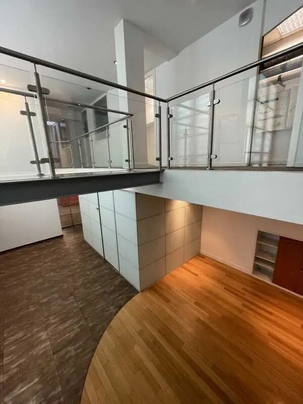 Office in Gentilly for lease Interior Photo- Image 1 of 18