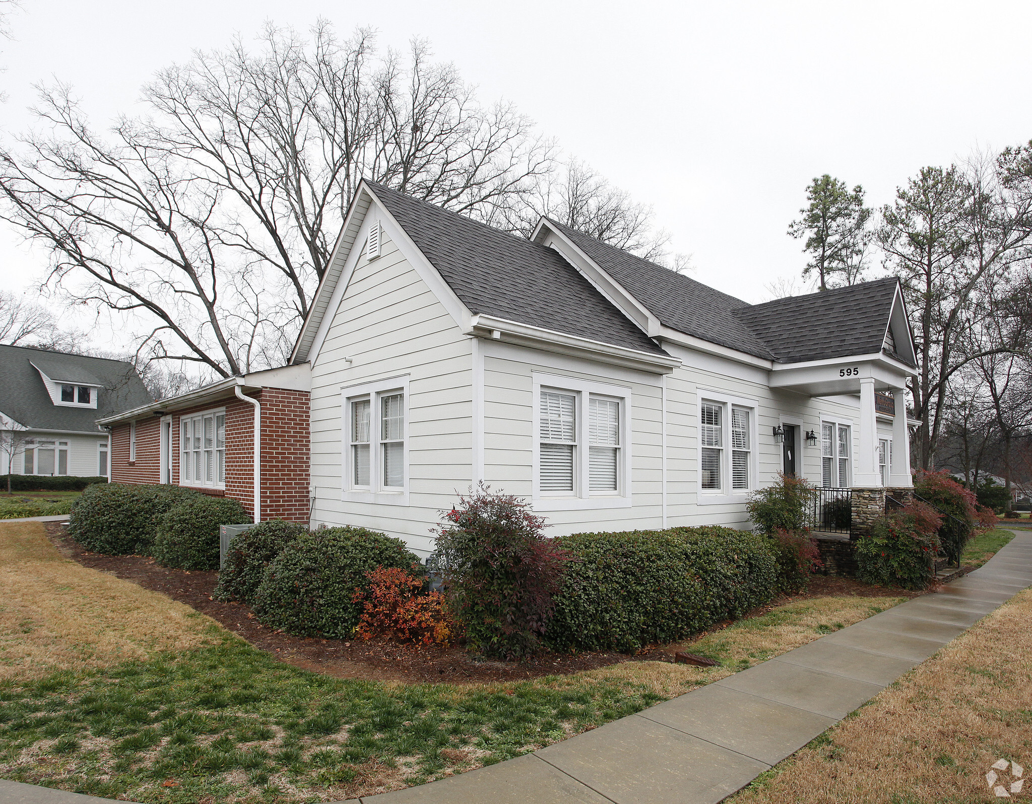 595 W Crossville Rd, Roswell, GA for sale Primary Photo- Image 1 of 1