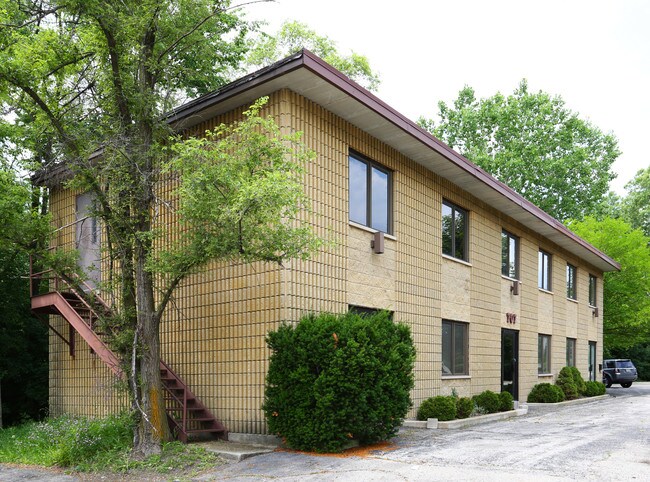 More details for 707 W Colfax St, Palatine, IL - Office for Lease