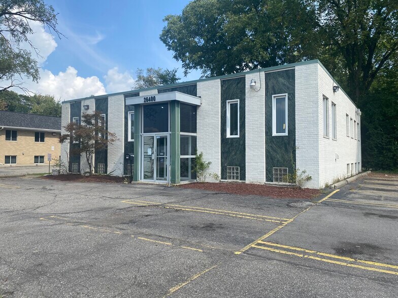 26400 Southfield Rd, Lathrup Village, MI à louer - Photo du bâtiment - Image 2 de 6