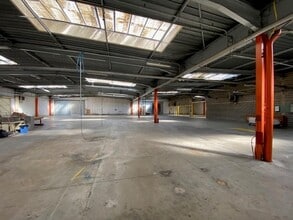 35 Rue François Mittérrand, Auvers-sur-Oise for lease Interior Photo- Image 2 of 3