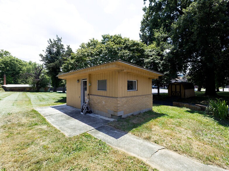 26 2nd St, Highspire, PA à vendre - Photo du bâtiment - Image 3 de 19
