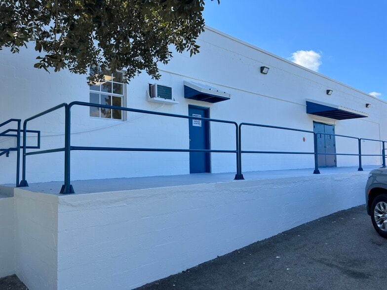 951 N Cocoa Blvd, Cocoa, FL for lease - Building Photo - Image 1 of 7