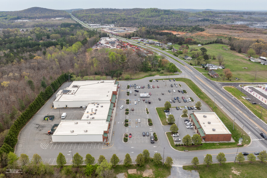 13955-14005 Wards Rd, Lynchburg, VA à louer - Aérien - Image 1 de 7