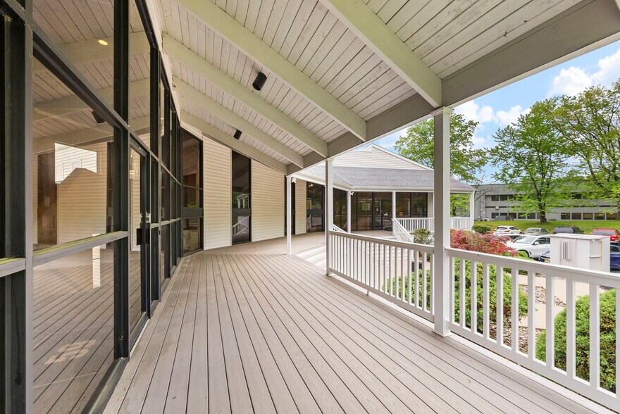 59 Avenue at the Commons, Shrewsbury, NJ à vendre - Photo du bâtiment - Image 3 de 23