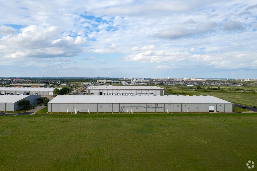 8120 Mid America Blvd, Oklahoma City, OK for lease - Building Photo - Image 3 of 5