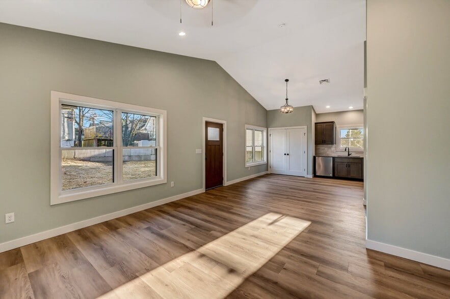 Scranton New Construction Portfolio portfolio of 7 properties for sale on LoopNet.ca - Building Photo - Image 3 of 155