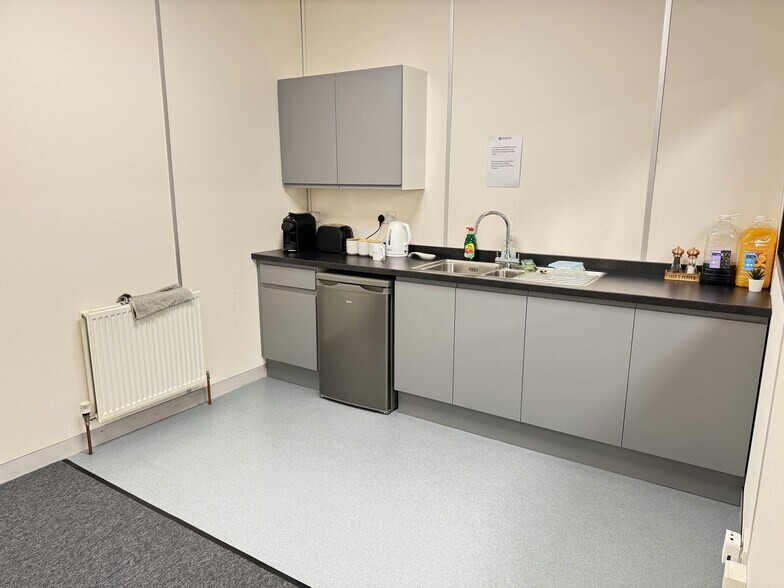 Wainwright Rd, Worcester à louer - Photo du bâtiment - Image 2 de 6