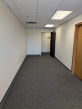 258 Corporate Dr, Madison, WI for lease Interior Photo- Image 2 of 4