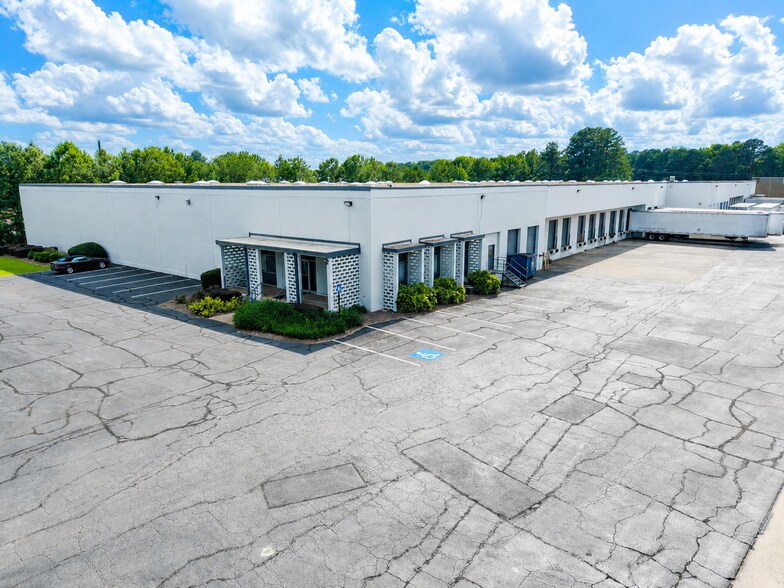 500 Great Sw Pky SW, Atlanta, GA for lease - Building Photo - Image 1 of 4
