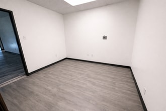 1504 Brookhollow Dr, Santa Ana, CA à louer Photo intérieure- Image 1 de 3