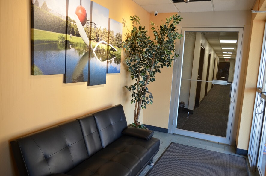 888 County Road D W, New Brighton, MN for sale - Lobby - Image 2 of 14