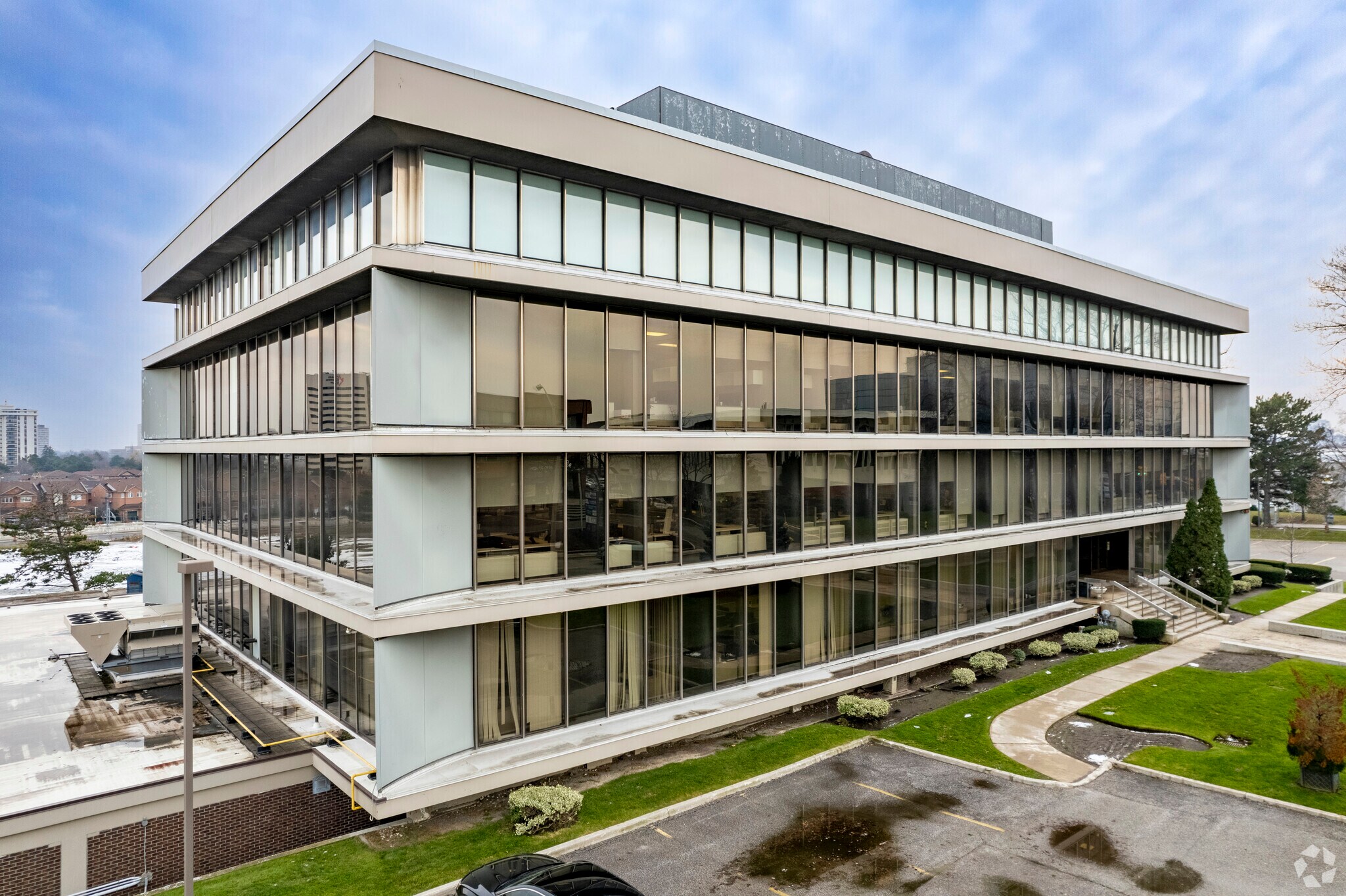 39 Wynford Dr, Toronto, ON à louer Photo du bâtiment- Image 1 de 5