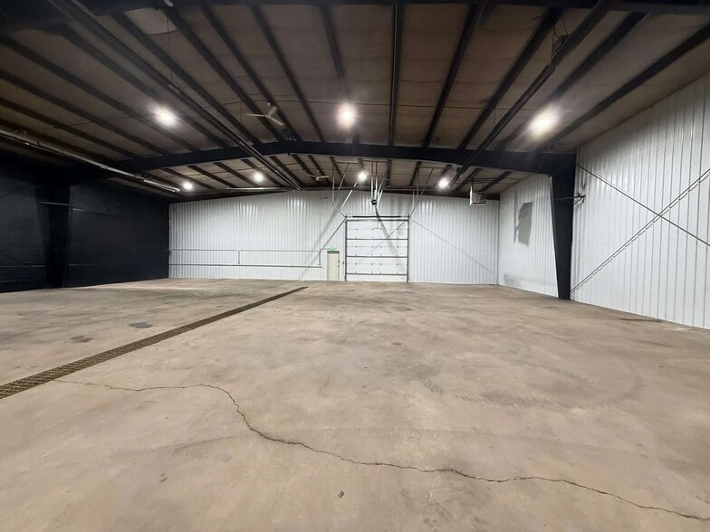 1312 E 52nd St N, Sioux Falls, SD for sale - Interior Photo - Image 3 of 5