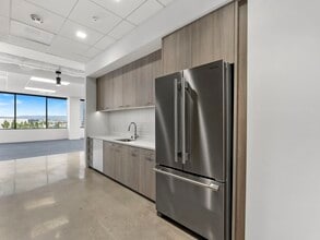 611 Anton Blvd, Costa Mesa, CA à louer Photo intérieure- Image 1 de 6