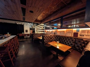 51 Rainey St, Austin, TX for lease Interior Photo- Image 2 of 4