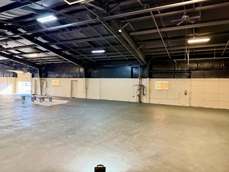 22 Cash Dr, Mound House, NV for lease - Interior Photo - Image 3 of 12