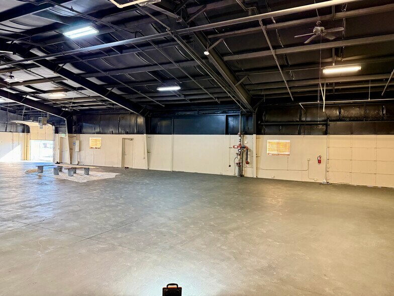 22 Cash Dr, Mound House, NV à louer - Photo intérieure - Image 3 de 12