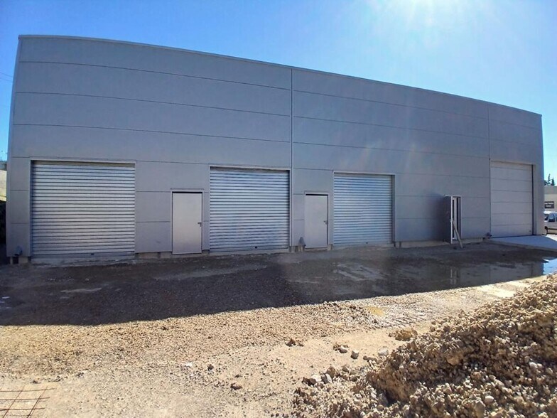 Commerce de détail dans Béziers à louer - Photo du bâtiment - Image 1 de 9