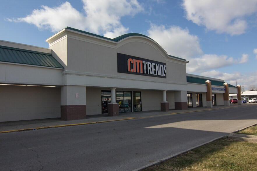 3735-3907 S High St, Columbus, OH à louer - Photo du bâtiment - Image 2 de 8