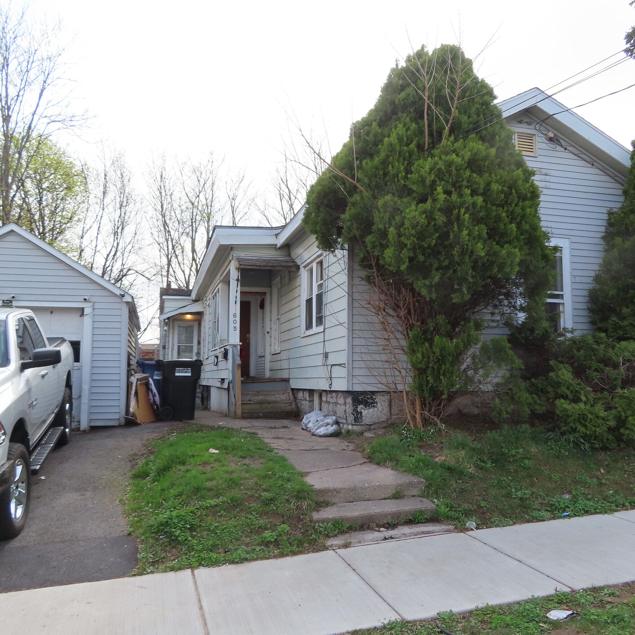 605 Carbon St, Syracuse, NY for sale Primary Photo- Image 1 of 2