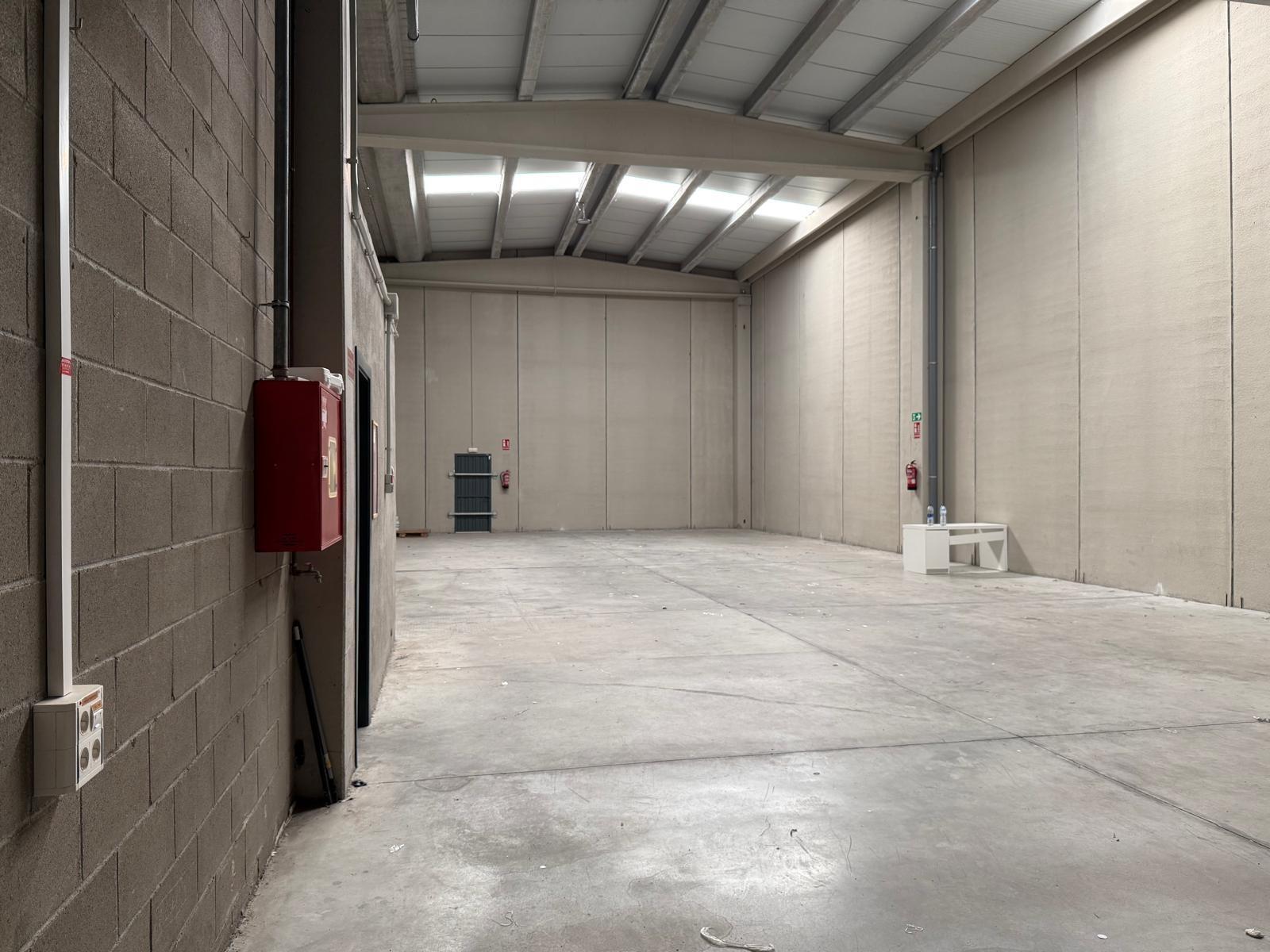 Industrial in Tarragona, Tarragona for lease Interior Photo- Image 1 of 10