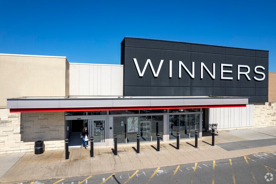 1151 Dundas St W, Mississauga, ON à louer - Photo du bâtiment - Image 3 de 6